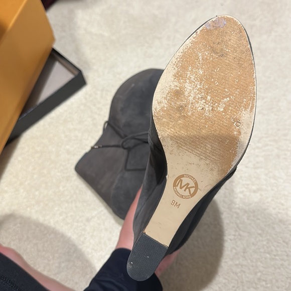 Micheal Kors wedged shoes - Picture 5 of 6